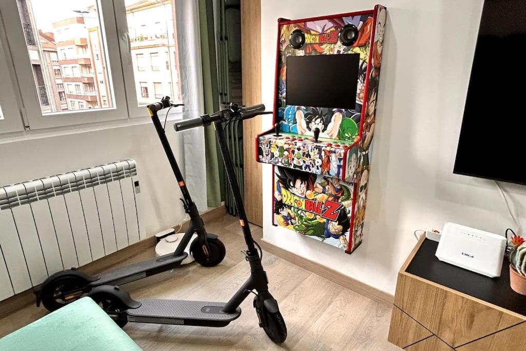 Lujo 10 Pax Proyector, Maquina Arcade Y Patinetes