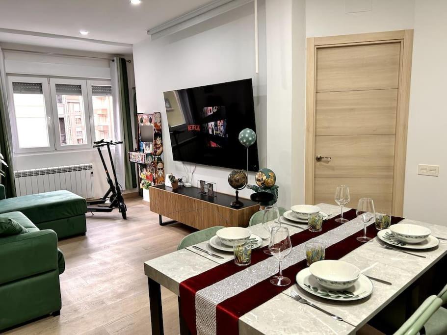 Apartamento Lujo 10 Pax Proyector, Maquina Arcade Y Patinetes *